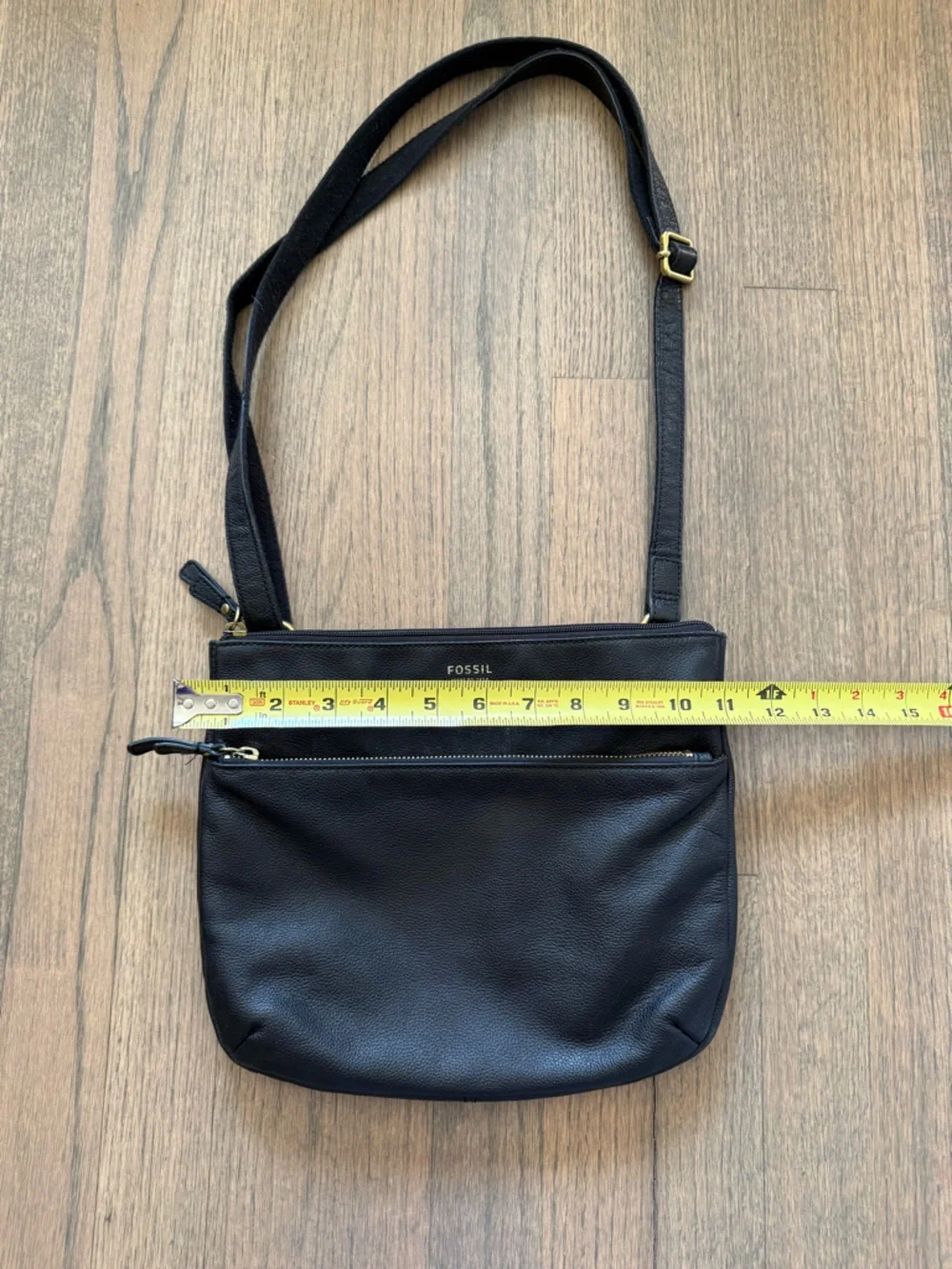 Fossil Black Pebbled Leather Crossbody Purse with Gold Hardware - Picture 8 of 9